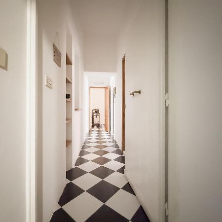 Domus Sant'Elena 2 Apartment Rome Bagian luar foto