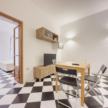 Domus Sant'Elena 2 Apartment Rome Bagian luar foto