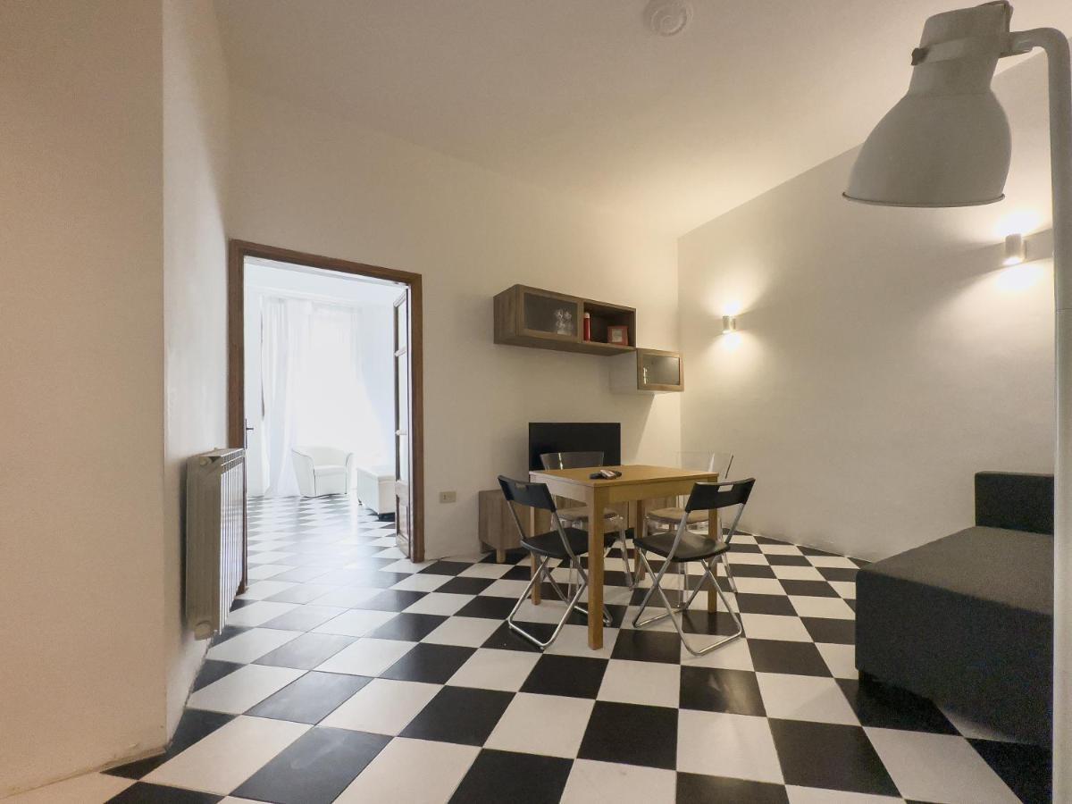 Domus Sant'Elena 2 Apartment Rome Bagian luar foto