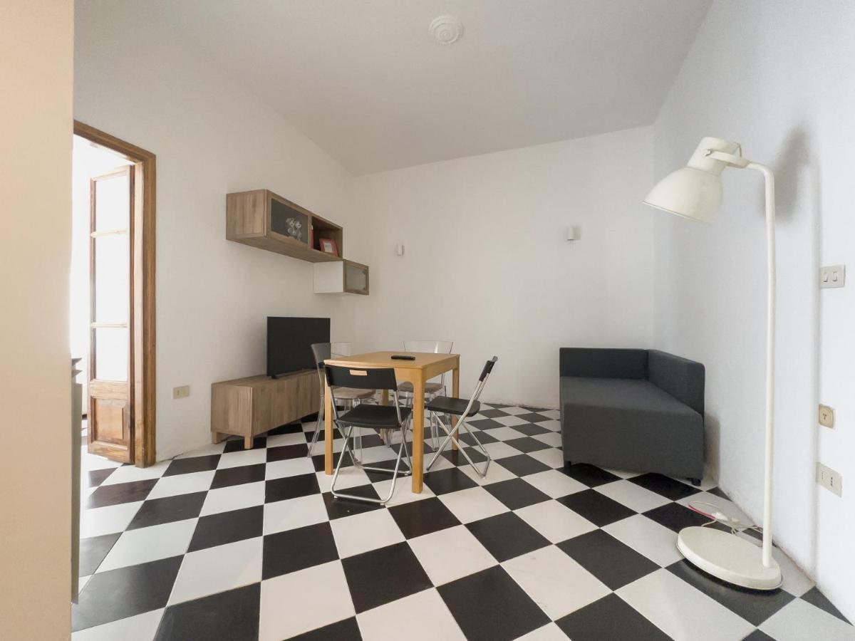 Domus Sant'Elena 2 Apartment Rome Bagian luar foto