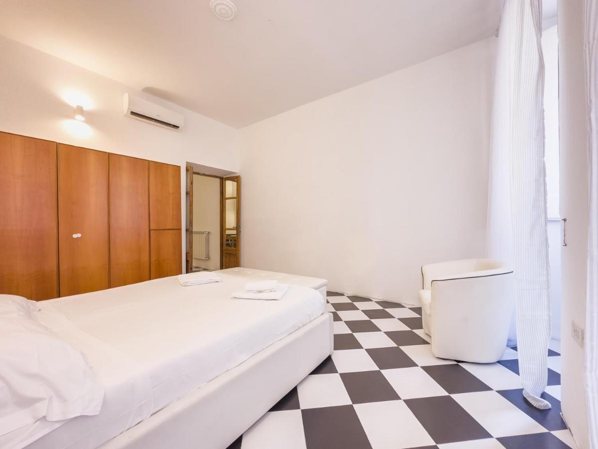 Domus Sant'Elena 2 Apartment Rome Bagian luar foto