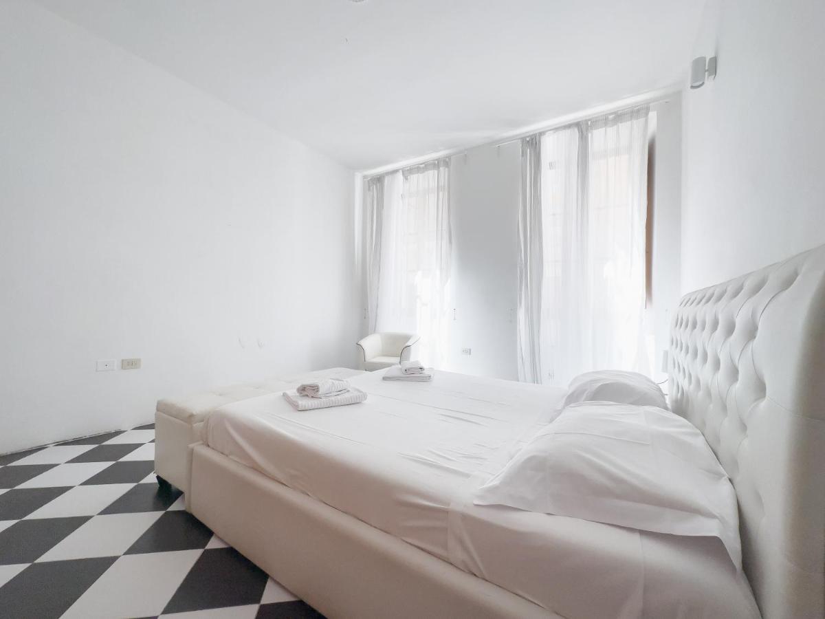 Domus Sant'Elena 2 Apartment Rome Bagian luar foto