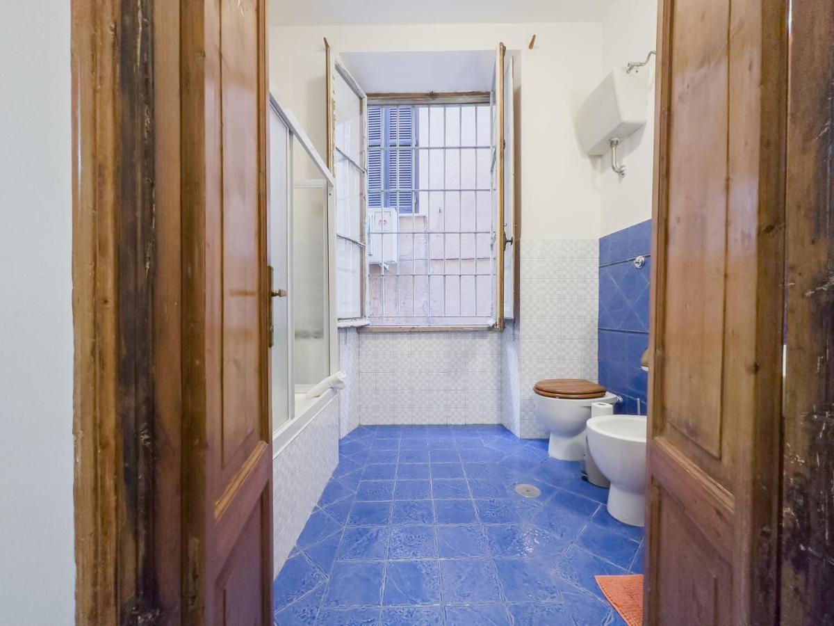 Domus Sant'Elena 2 Apartment Rome Bagian luar foto