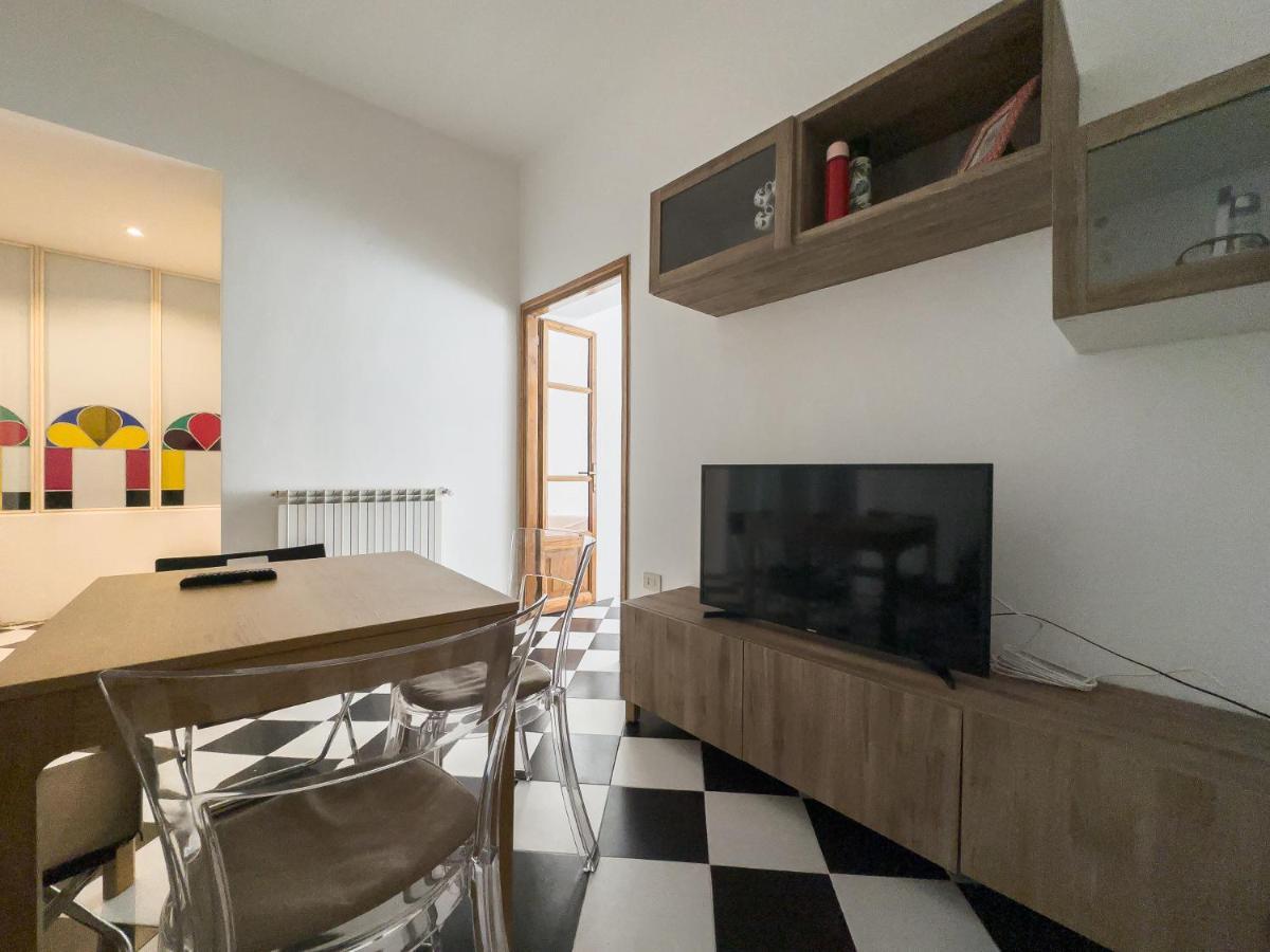 Domus Sant'Elena 2 Apartment Rome Bagian luar foto