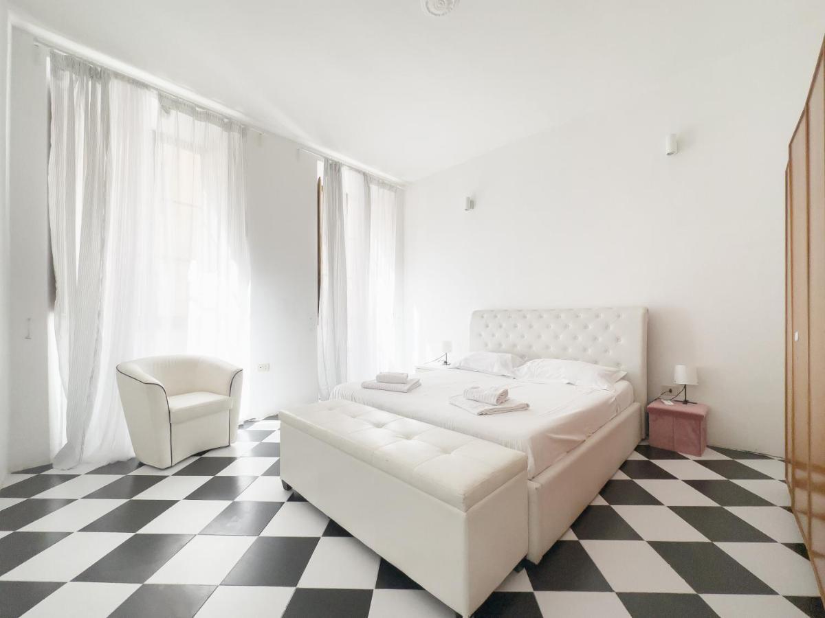 Domus Sant'Elena 2 Apartment Rome Bagian luar foto