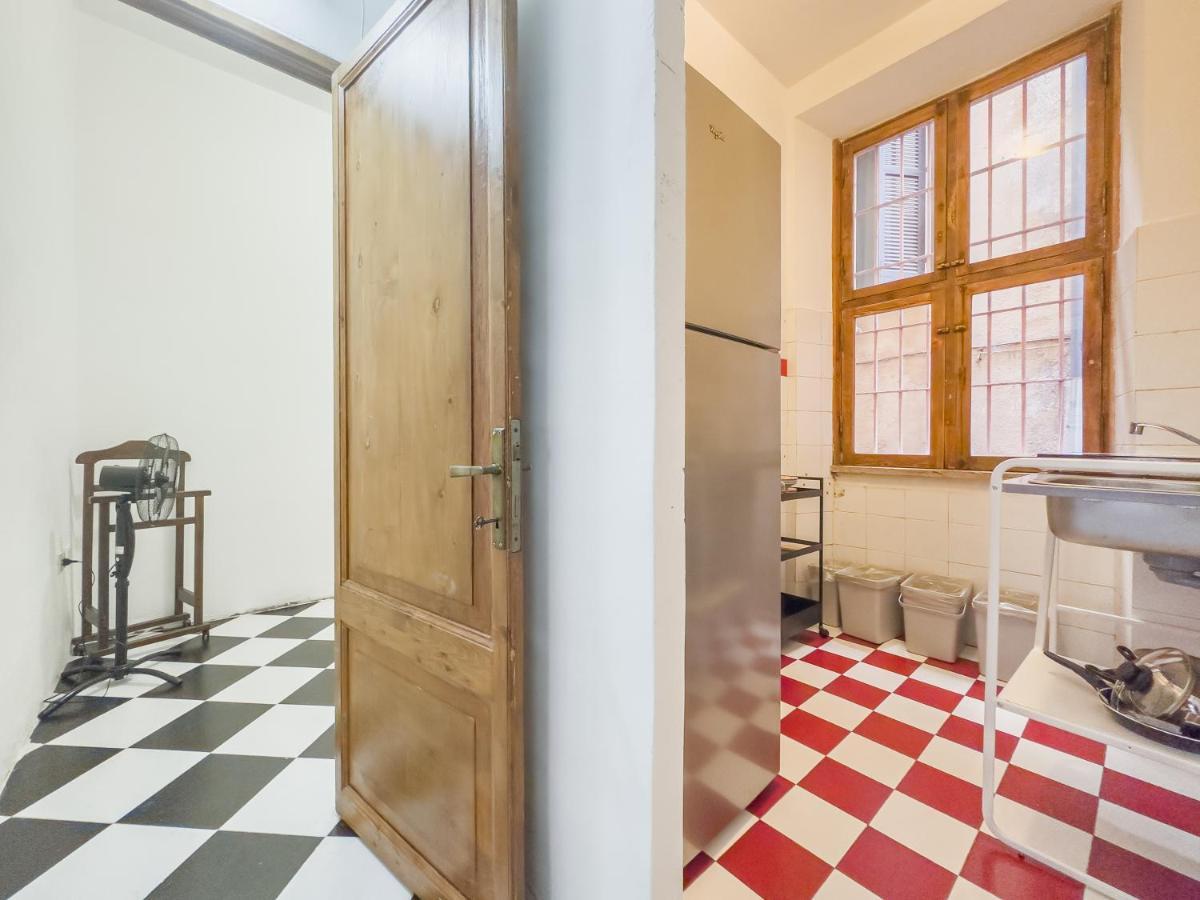 Domus Sant'Elena 2 Apartment Rome Bagian luar foto